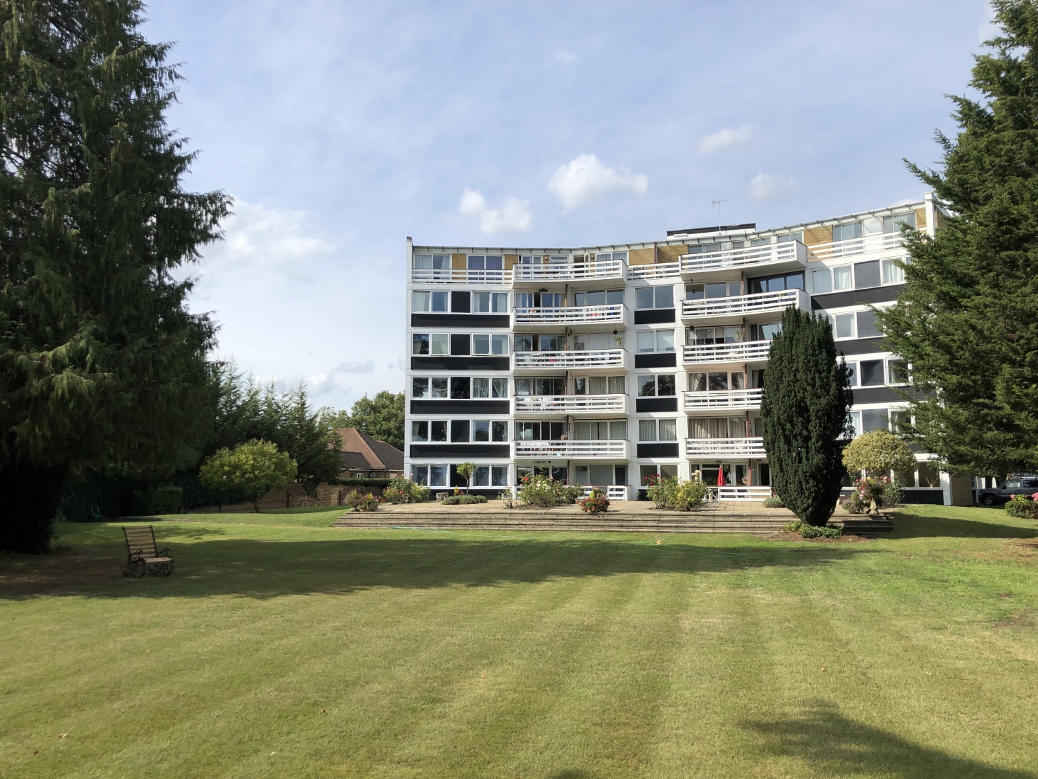 Penton Hall Penton Hall Drive, StainesuponThames, Surrey, TW18